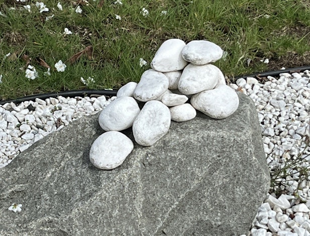 5fba6322b36d Stacked stones garden
