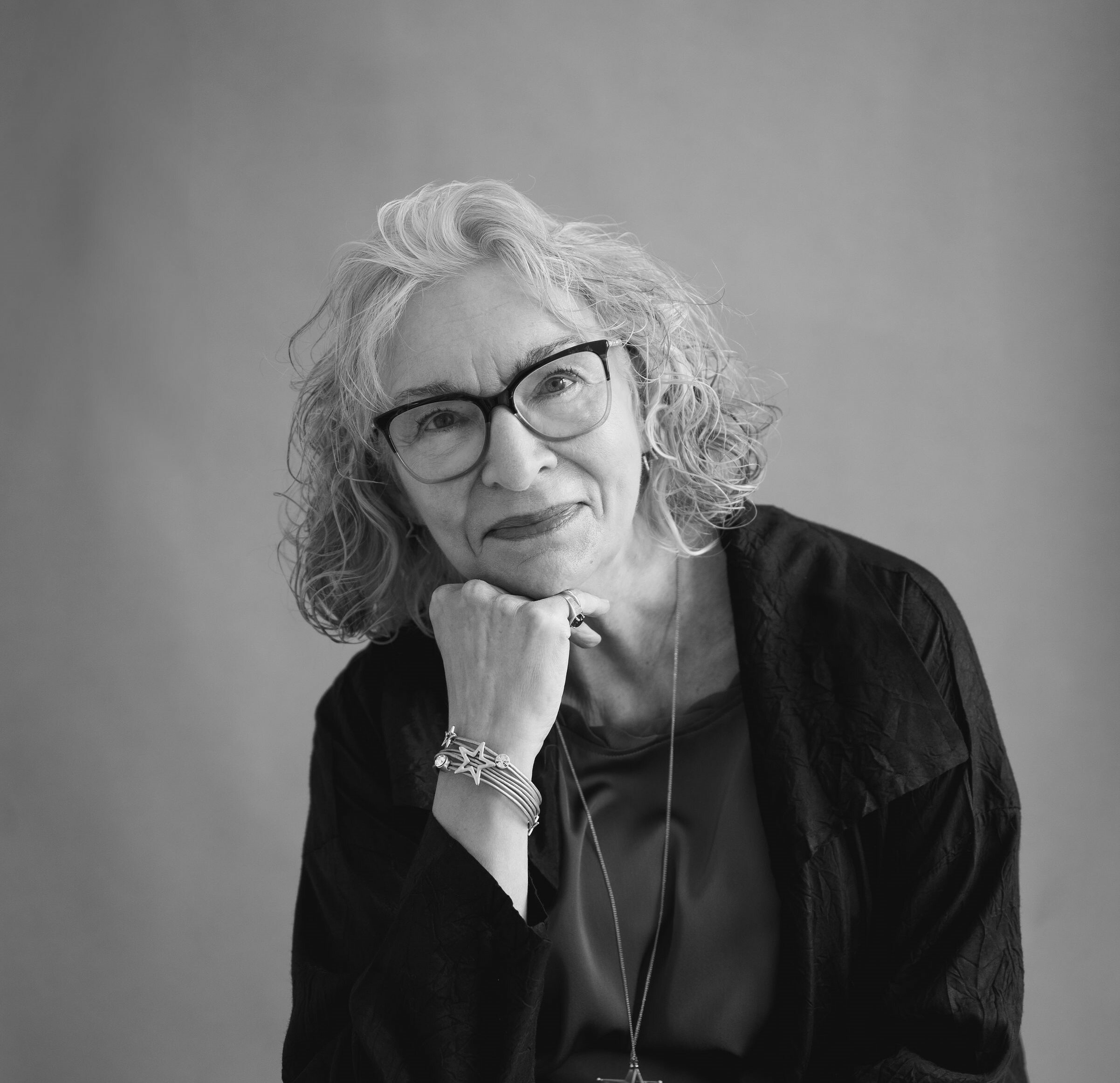 Angela L Hoy